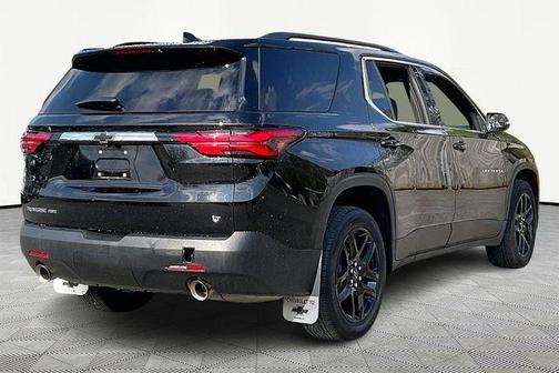 Mosaic Black Metallic 2023 Chevrolet Traverse LT Leather