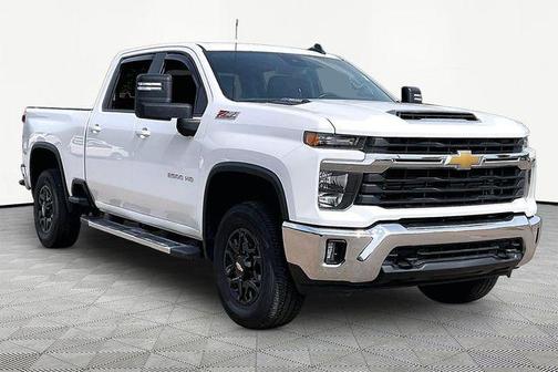 Summit White 2025 Chevrolet Silverado 2500 LT