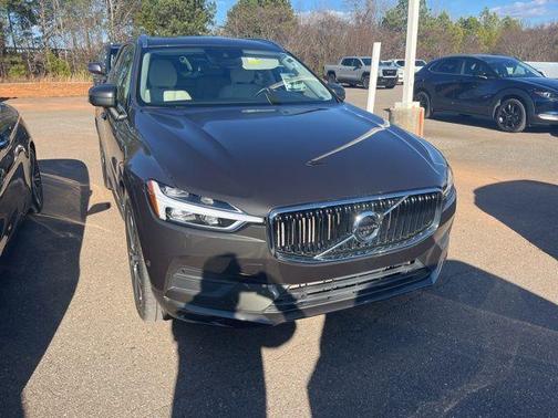 2018 Volvo XC60 T5 Momentum