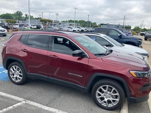 2022 Jeep Compass Latitude Lux