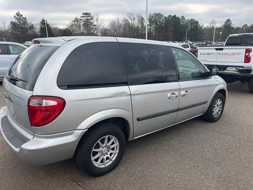 2006 Chrysler Town & Country Base