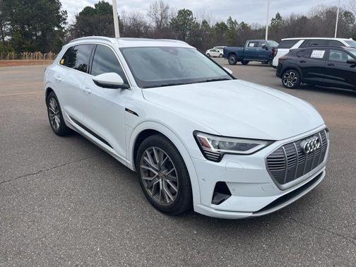 2019 Audi e-tron Premium Plus