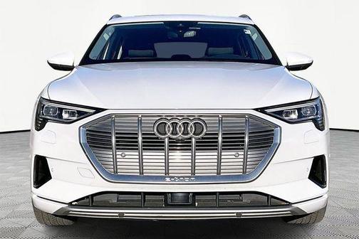 2019 Audi e-tron Premium Plus