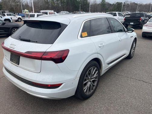 2019 Audi e-tron Premium Plus