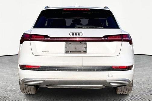 2019 Audi e-tron Premium Plus