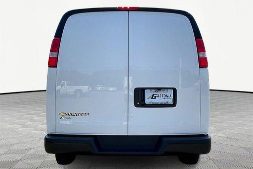 Summit White 2025 Chevrolet Express 3500 Work Van