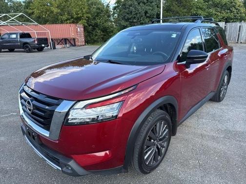 2022 Nissan Pathfinder SL