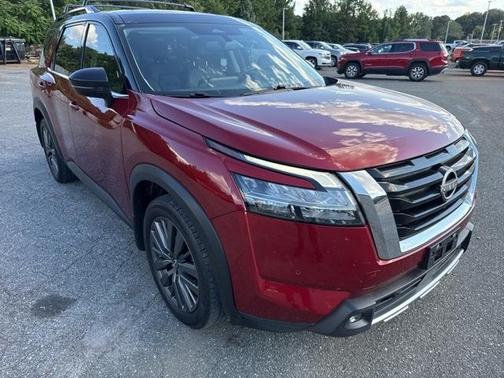 2022 Nissan Pathfinder SL