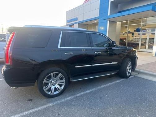 2017 Cadillac Escalade Luxury