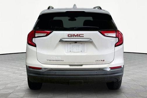 Summit White 2024 GMC Terrain AT4