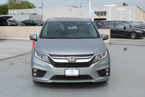 Photo 3 of 32 of 2020 Honda Odyssey EX-L