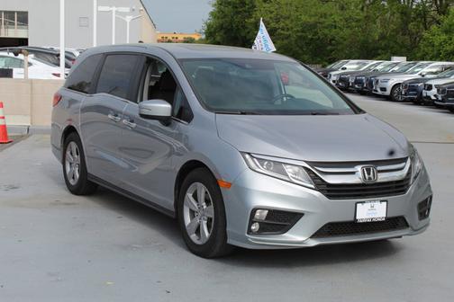 Photo 2 of 32 of 2020 Honda Odyssey EX-L