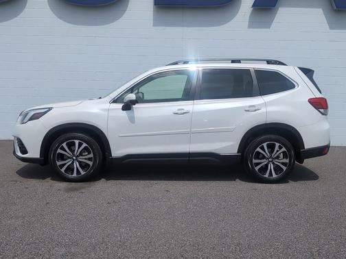 Crystal White Pearl 2024 Subaru Forester Limited