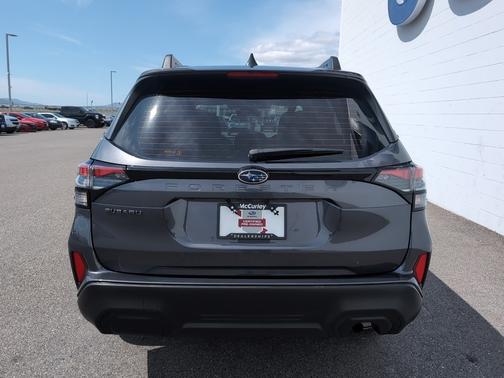 2025 Subaru Forester Base