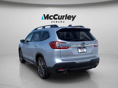 Ice Silver Metallic 2024 Subaru Ascent Limited 8-Passenger