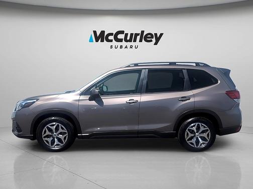 Brilliant Bronze Metallic 2023 Subaru Forester Premium