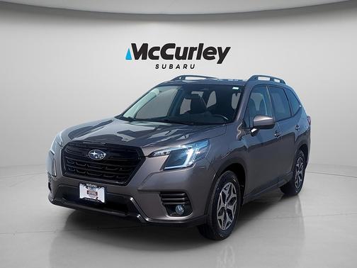 Brilliant Bronze Metallic 2023 Subaru Forester Premium