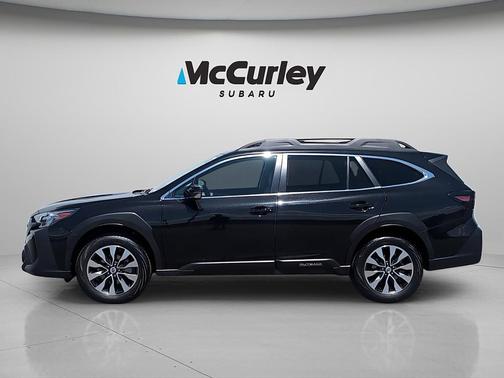 Crystal Black Silica 2023 Subaru Outback Limited