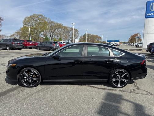 Crystal Black Pearl 2024 Honda Accord Hybrid