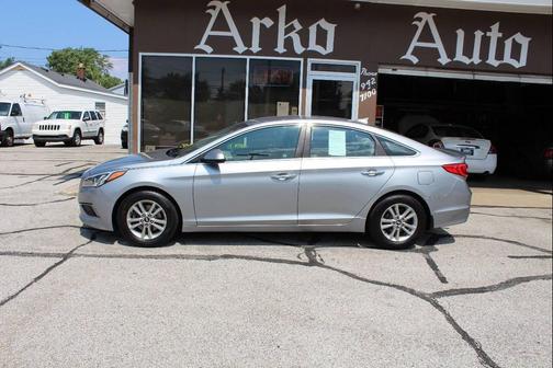 2016 Hyundai SONATA SE