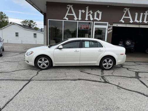 White 2011 Chevrolet Malibu 1LT