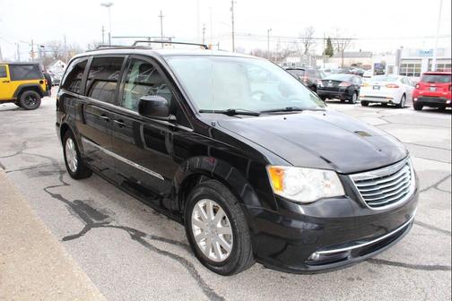 2014 Chrysler Town & Country Touring