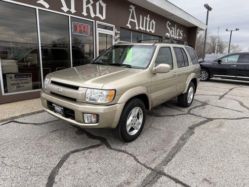 2002 INFINITI QX4 Base 4WD 4dr SUV