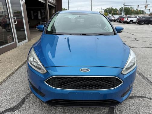 Blue 2015 Ford Focus SE