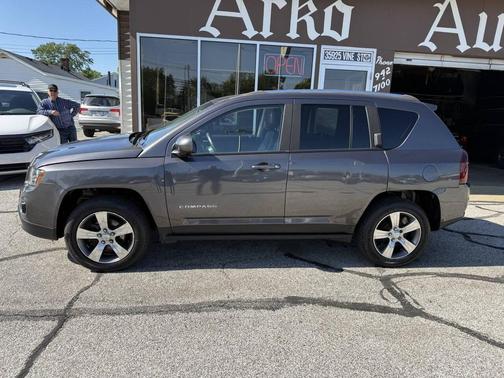 Granite Crystal Metallic Clearcoat 2016 Jeep Compass High Altitude
