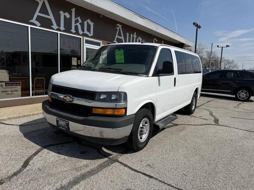 2017 Chevrolet Express 3500 LT