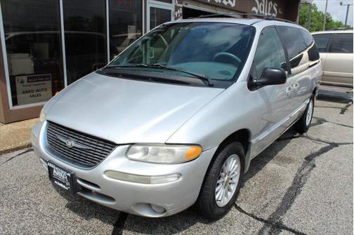 2000 Chrysler Town & Country LX 4dr Extended Mini Van