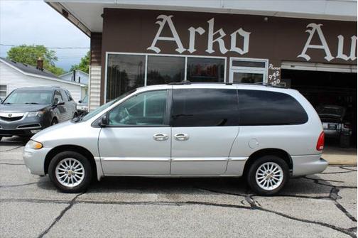 2000 Chrysler Town & Country LX 4dr Extended Mini Van