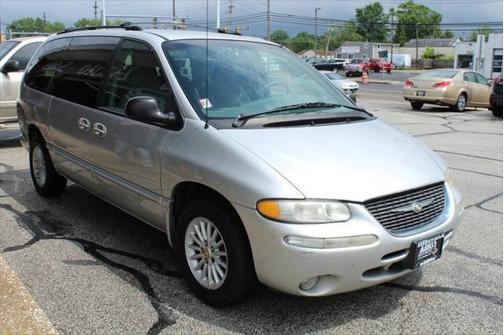 2000 Chrysler Town & Country LX 4dr Extended Mini Van