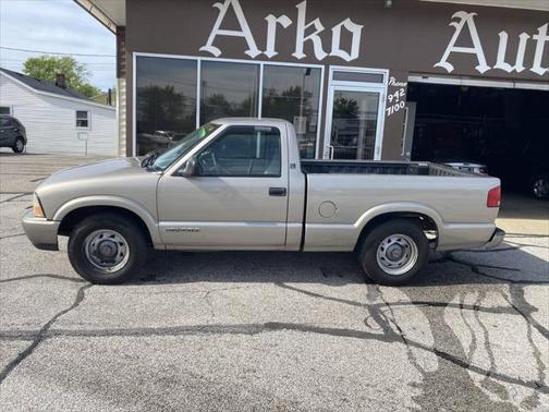 1998 GMC Sonoma SL 2dr Standard Cab LB