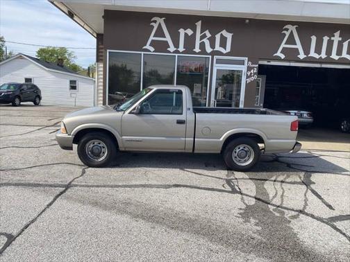 1998 GMC Sonoma SL 2dr Standard Cab LB