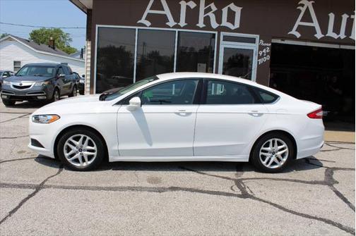 2016 Ford Fusion SE