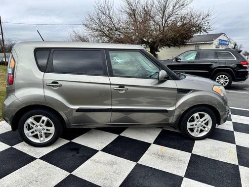 2011 Kia Soul +