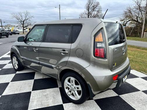 2011 Kia Soul +