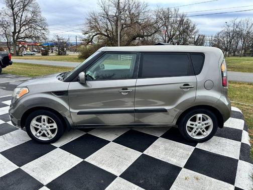 2011 Kia Soul +