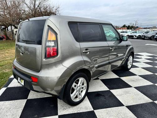 2011 Kia Soul +
