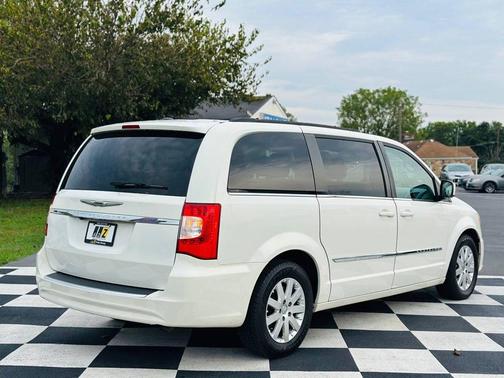 2012 Chrysler Town & Country Touring
