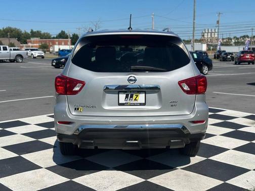 2018 Nissan Pathfinder SV