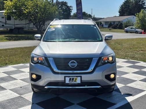 2018 Nissan Pathfinder SV