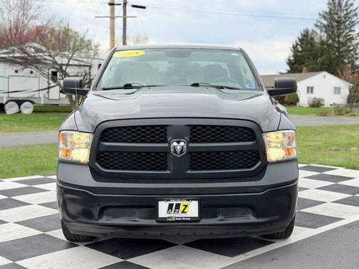 Granite Crystal Metallic Clearcoat 2018 RAM 1500 Tradesman