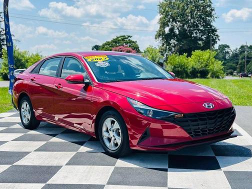 2023 Hyundai ELANTRA SE