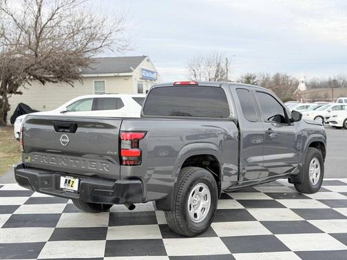 2022 Nissan Frontier S