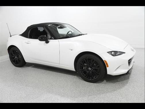 Snowflake White Pearl 2024 Mazda MX-5 Miata Club