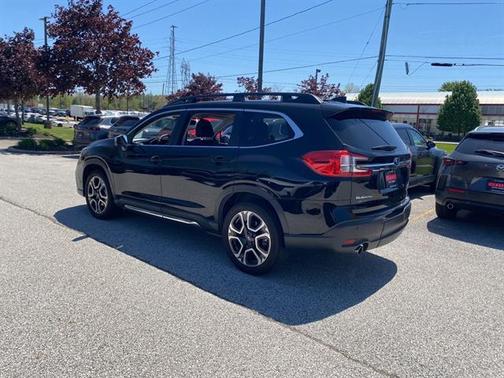 Crystal Black Silica 2023 Subaru Ascent Limited 7-Passenger