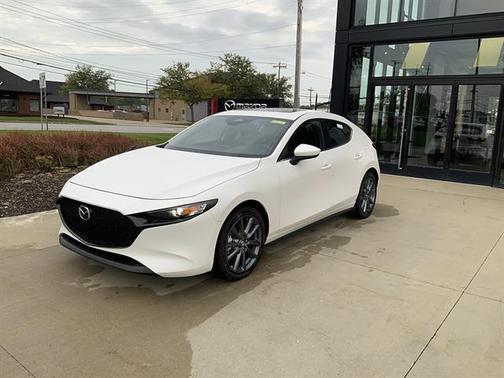 Snowflake White Pearl 2026 Mazda Mazda3 FWD w/Preferred Package
