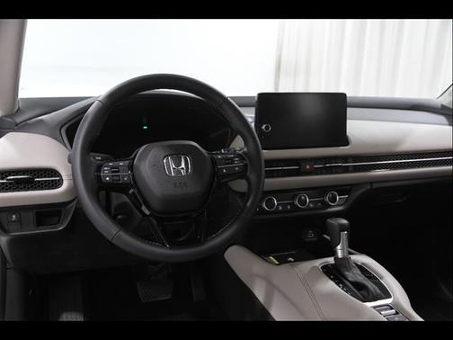 White 2025 Honda HR-V EX-L